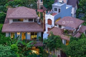 Thi công rơm nhân tạo lợp mái tôn