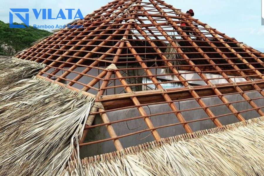 Chất liệu cũng ảnh hưởng đến tuổi thọ của rơm nhân tạo